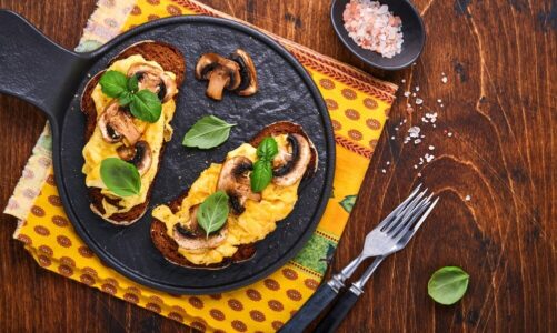Omlet dla dzieci na 3 sposoby: wytrawny, z warzywami i na słodko