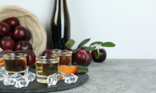 Nalewki domowe: 13 szybkich przepisów na nalewki na spirytusie