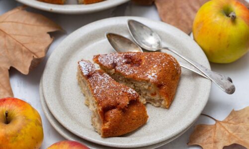 5 przepisów na dietetyczne ciasto z jabłkami – lekkostrawne i pyszne