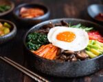 Bibimbap przepis – jak zrobić koreańskie danie krok po kroku