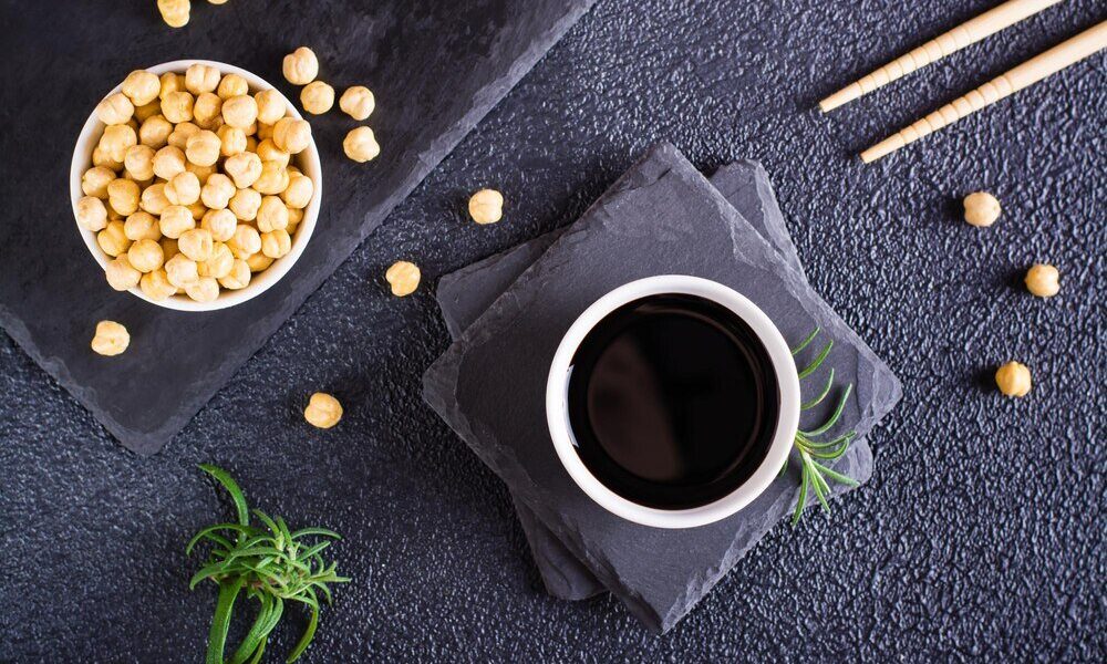 Czym zastąpić sos sojowy – najlepsze alternatywy