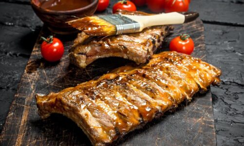 Przepis na żeberka w kapuście – domowy obiad