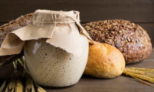 Zakwas na chleb – przepis krok po kroku