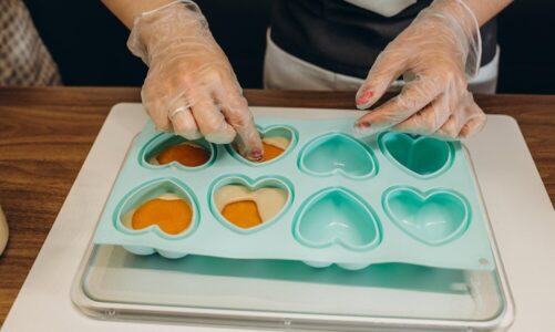 Czy formę silikonową trzeba smarować?