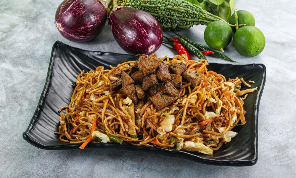 Makaron z wołowiną po tajsku – aromatyczny obiad z woka