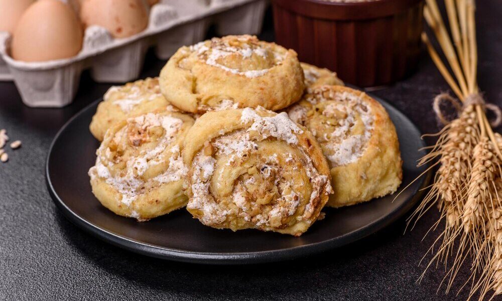 Odrywane bułeczki drożdżowe z kruszonką – przepis